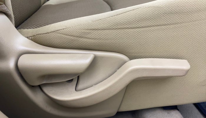 2014 Honda Brio VX MT, Petrol, Manual, 22,860 km, Driver Side Adjustment Panel