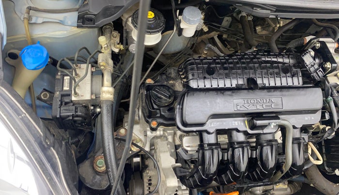 2014 Honda Brio VX MT, Petrol, Manual, 22,860 km, Engine View - Right