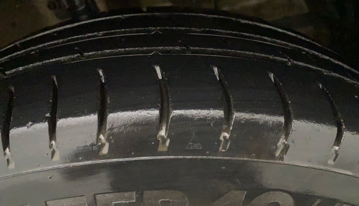 2012 Maruti Swift Dzire VXI, CNG, Manual, 59,817 km, Left Front Tyre Tread