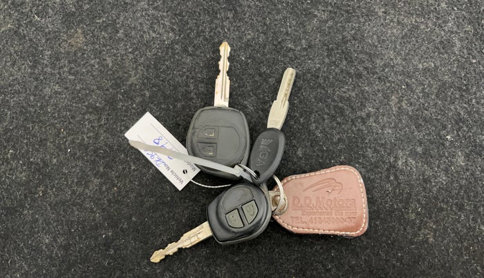 2017 Maruti Swift LXI (O), Petrol, Manual, 89,681 km, Key Close Up