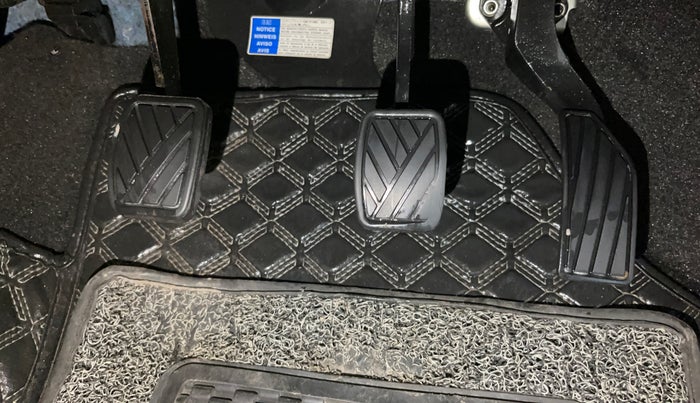 2017 Maruti Swift LXI (O), Petrol, Manual, 89,681 km, Pedals