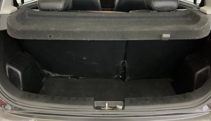 2017 Maruti Swift LXI (O), Petrol, Manual, 89,681 km, Boot Inside