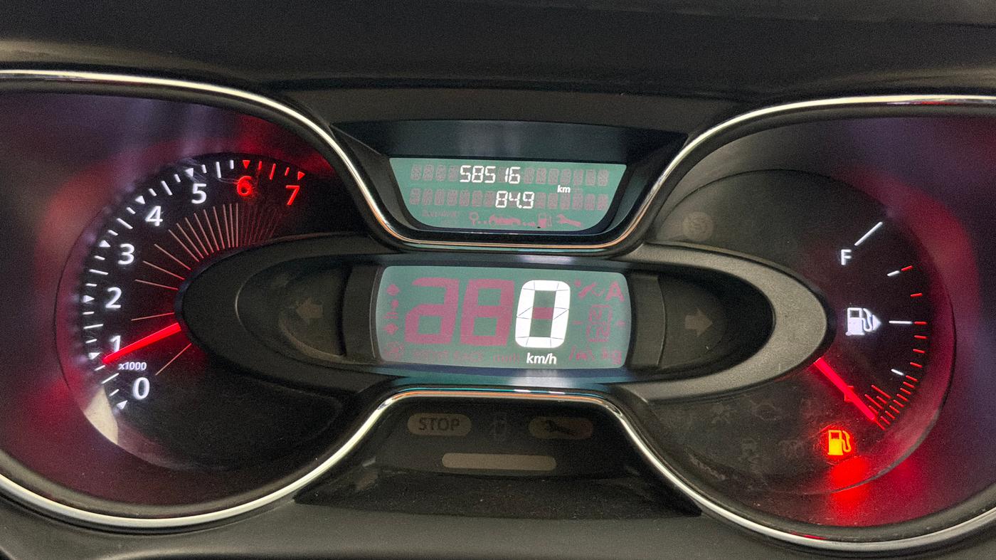 2018 Renault Captur RXT PETROL DUAL TONE, Petrol, Manual, 58,516 km, Odometer Image