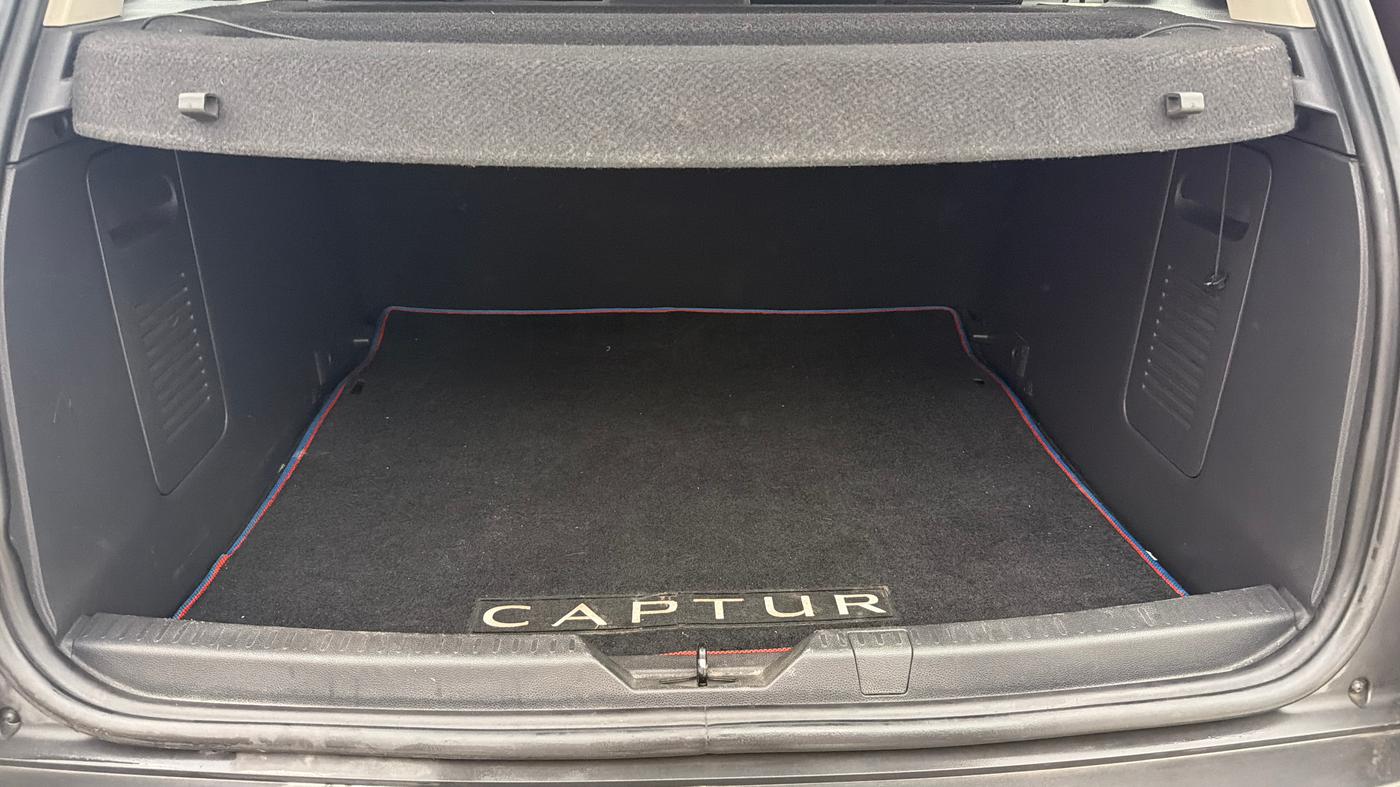 2018 Renault Captur RXT PETROL DUAL TONE, Petrol, Manual, 58,516 km, Boot Inside