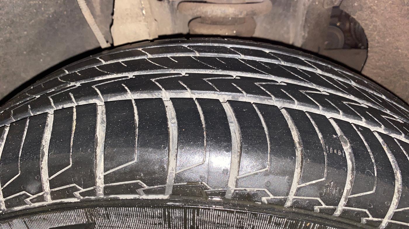 2019 Mahindra MARAZZO M4 8 STR, Diesel, Manual, 85,426 km, Right Front Tyre Tread