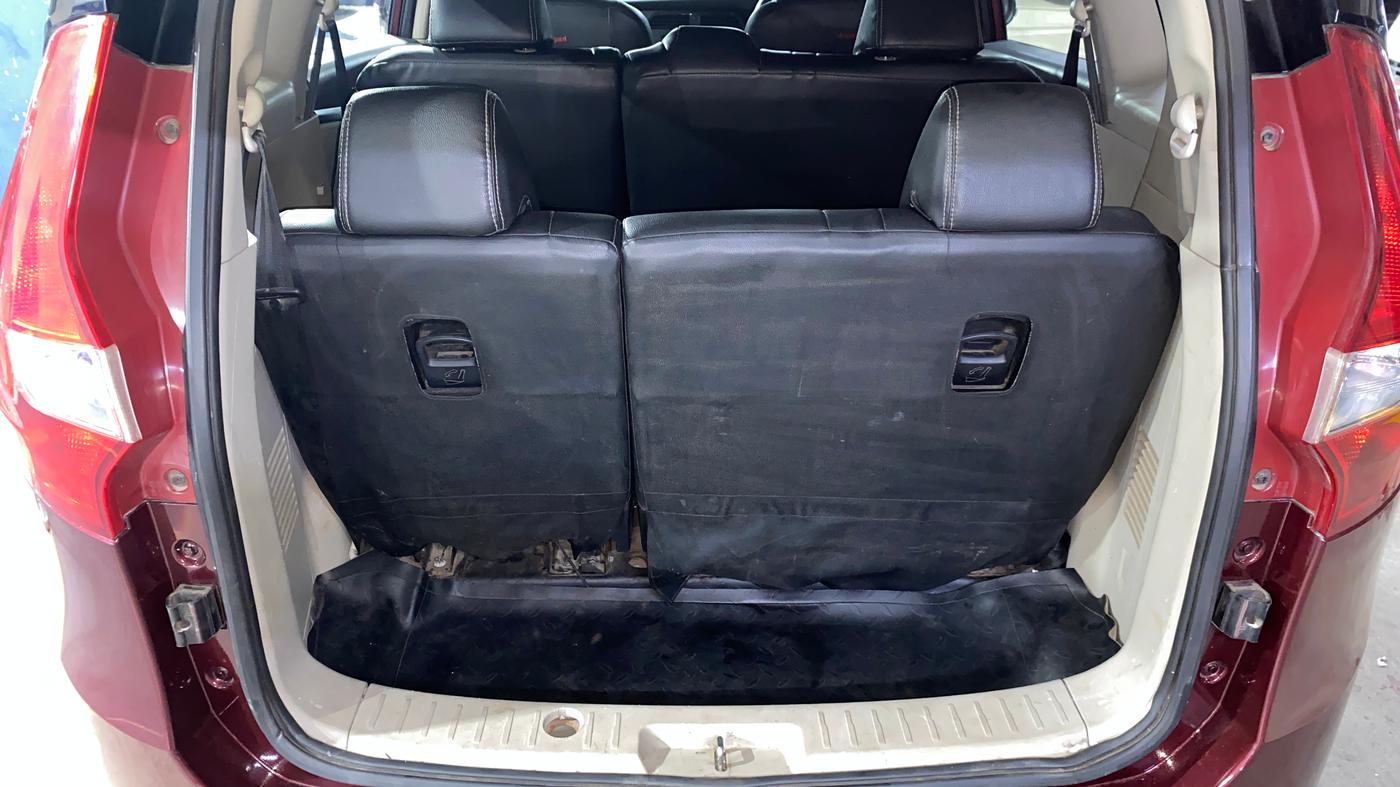 2019 Mahindra MARAZZO M4 8 STR, Diesel, Manual, 85,426 km, Boot Inside