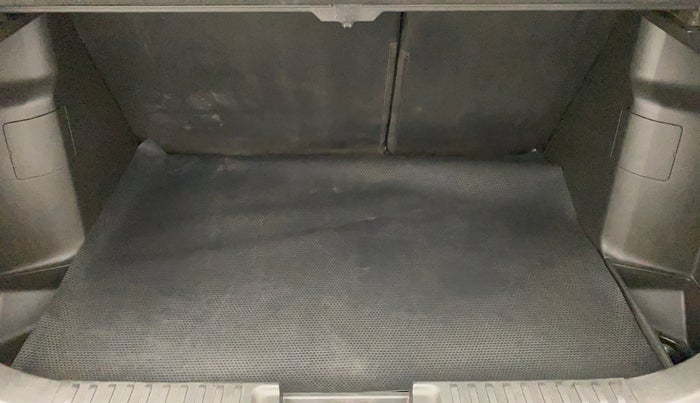 2018 Maruti Vitara Brezza ZDI PLUS AT DUAL TONE, Diesel, Automatic, 72,152 km, Boot Inside