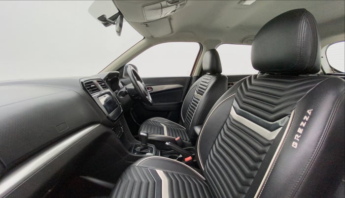 2018 Maruti Vitara Brezza ZDI PLUS AT DUAL TONE, Diesel, Automatic, 72,152 km, Right Side Front Door Cabin