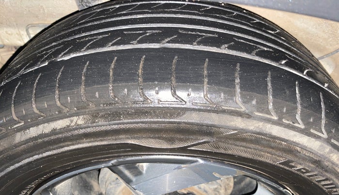 2019 Hyundai VENUE SX(O) 1.4 CRDI, Diesel, Manual, 64,290 km, Right Rear Tyre Tread