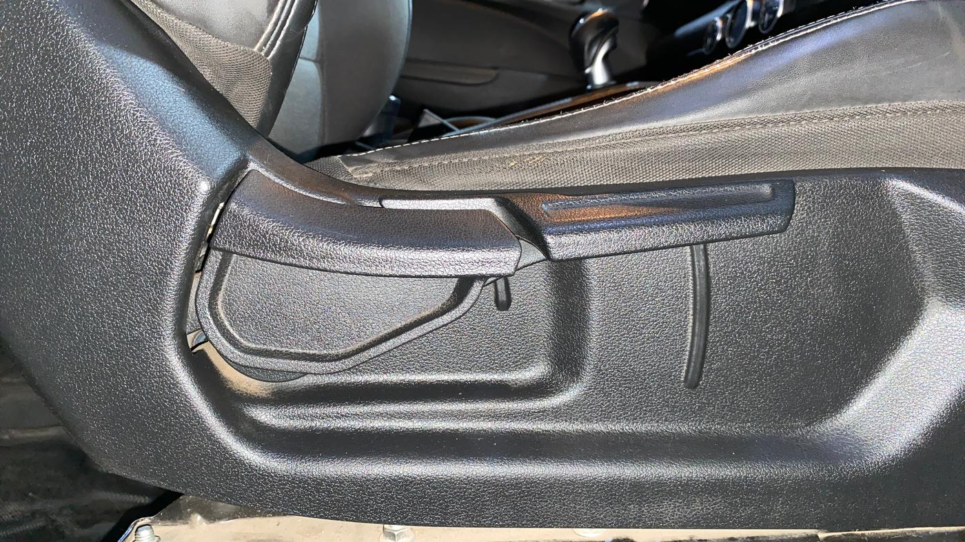 2019 Hyundai VENUE SX(O) 1.4 CRDI, Diesel, Manual, 64,290 km, Driver Side Adjustment Panel