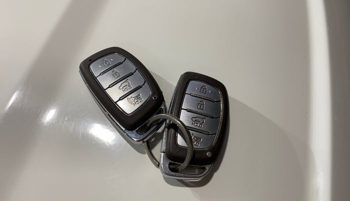 2019 Hyundai VENUE SX(O) 1.4 CRDI, Diesel, Manual, 64,290 km, Key Close Up