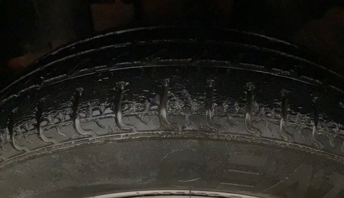 2019 Renault Kwid RXL, Petrol, Manual, 28,948 km, Left Front Tyre Tread