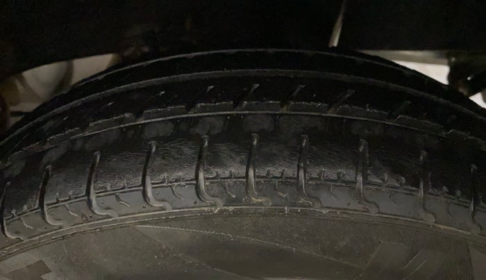 2019 Renault Kwid RXL, Petrol, Manual, 28,948 km, Left Rear Tyre Tread