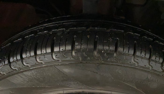 2019 Renault Kwid RXL, Petrol, Manual, 28,948 km, Right Front Tyre Tread