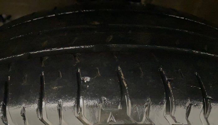2020 Maruti Dzire VXI, Petrol, Manual, 41,988 km, Left Front Tyre Tread