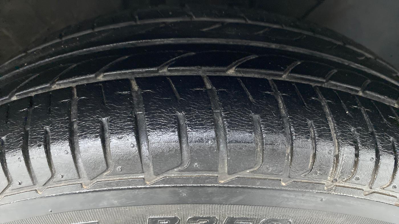2018 Hyundai Elite i20 Magna Executive 1.2, Petrol, Manual, 21,387 km, Right Front Tyre Tread