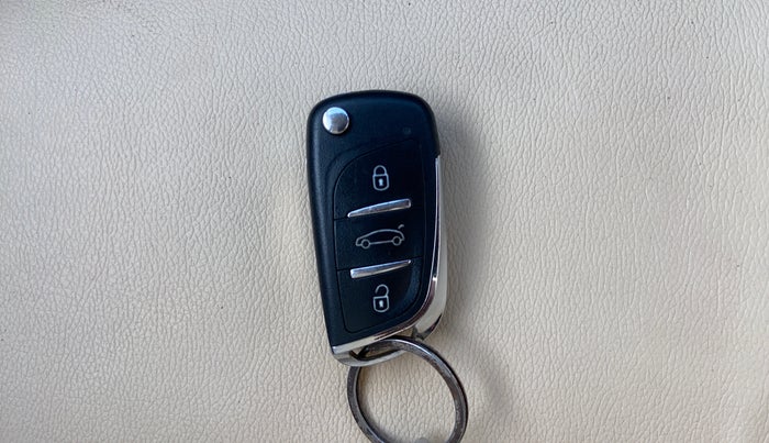2019 Honda Amaze 1.2L I-VTEC S, CNG, Manual, 1,08,501 km, Key Close Up