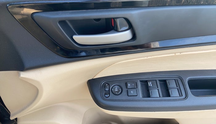 2019 Honda Amaze 1.2L I-VTEC S, CNG, Manual, 1,08,501 km, Driver Side Door Panels Control