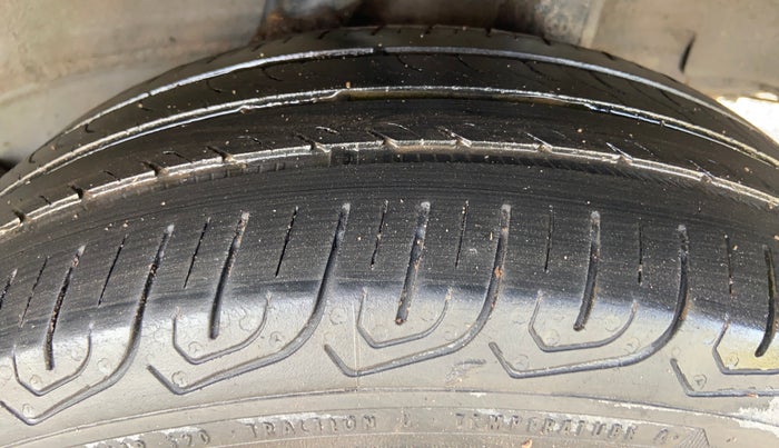 2019 Honda Amaze 1.2L I-VTEC S, CNG, Manual, 1,08,501 km, Left Rear Tyre Tread