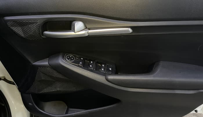 2022 KIA SELTOS HTK 1.5 PETROL, Petrol, Manual, 15,488 km, Driver Side Door Panels Control