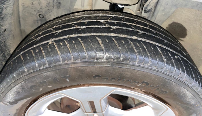 2021 Renault Kiger RXT MT, Petrol, Manual, 33,193 km, Left Front Tyre Tread