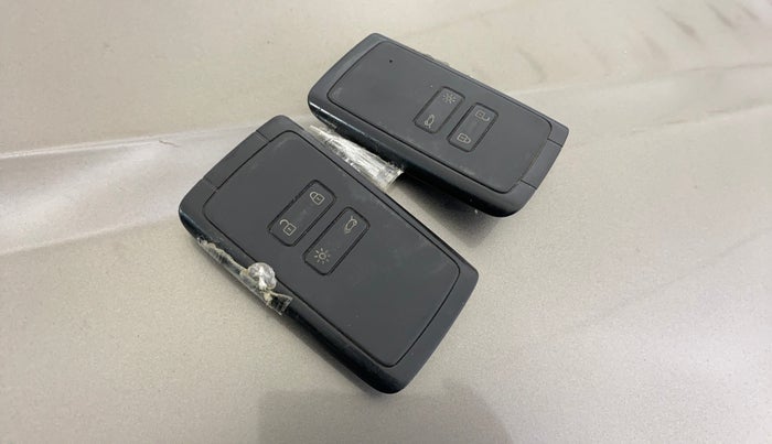 2021 Renault Kiger RXT MT, Petrol, Manual, 33,193 km, Key Close Up