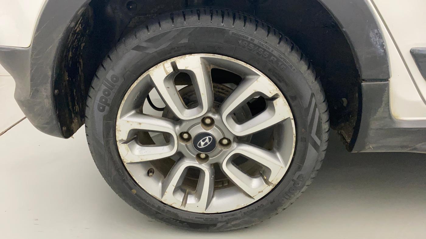 2016 Hyundai i20 Active 1.4 SX, Diesel, Manual, 1,17,160 km, Right Rear Wheel