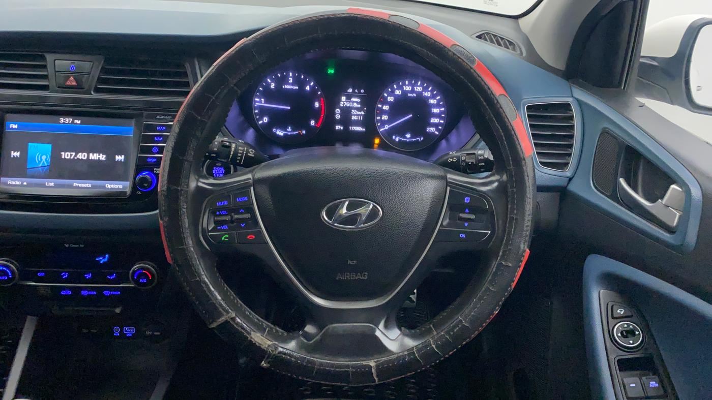 2016 Hyundai i20 Active 1.4 SX, Diesel, Manual, 1,17,160 km, Steering Wheel Close Up