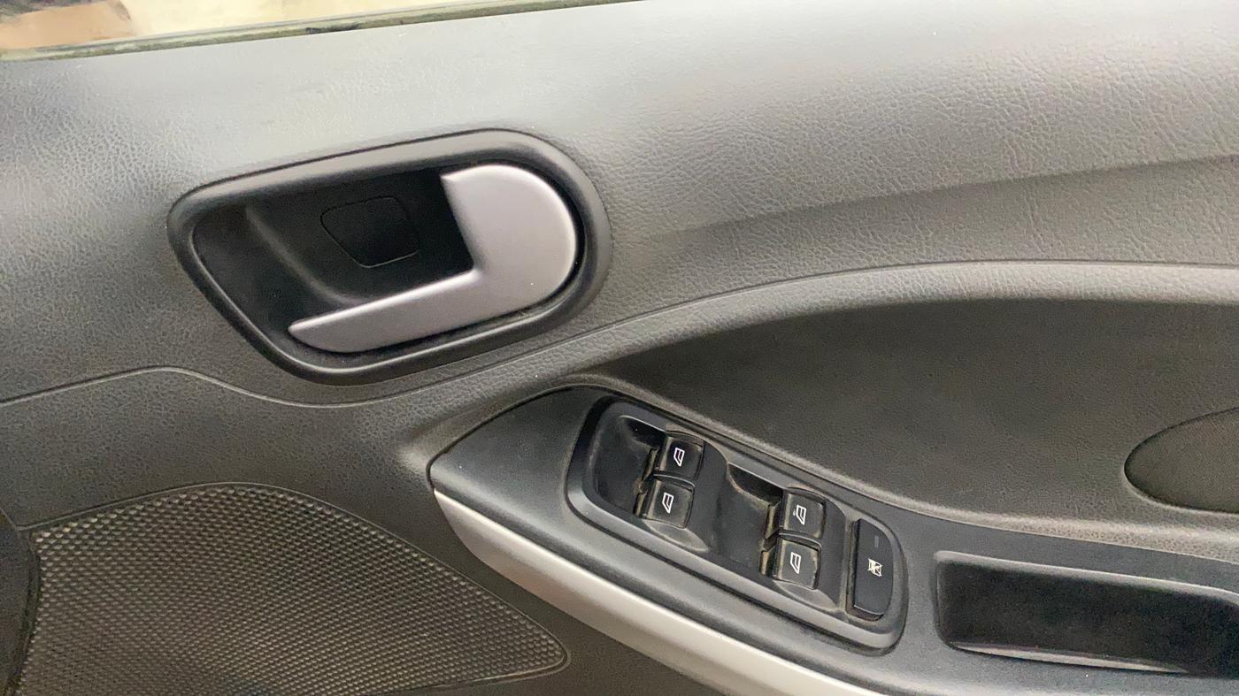 2018 Ford FREESTYLE TREND PLUS 1.2 PETROL, Petrol, Manual, 46,901 km, Driver Side Door Panels Control