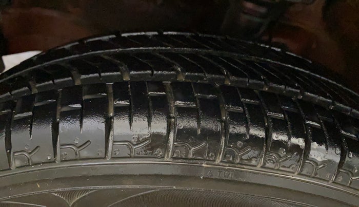 2014 Maruti Wagon R 1.0 LXI CNG, CNG, Manual, 99,123 km, Left Front Tyre Tread