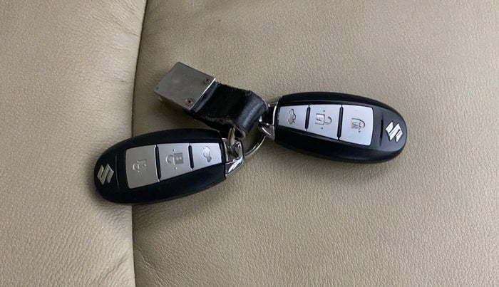 2019 Maruti Ciaz ALPHA  AT 1.5 SHVS PETROL, Petrol, Automatic, 35,780 km, Key Close Up