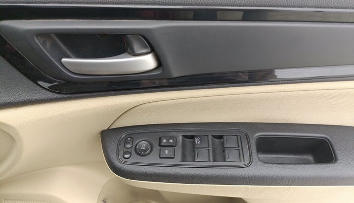 2020 Honda Amaze 1.2L I-VTEC S, Petrol, Manual, 45,447 km, Driver Side Door Panels Control