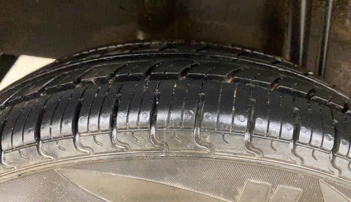 2017 Datsun Redi Go T (O), Petrol, Manual, 35,209 km, Right Rear Tyre Tread