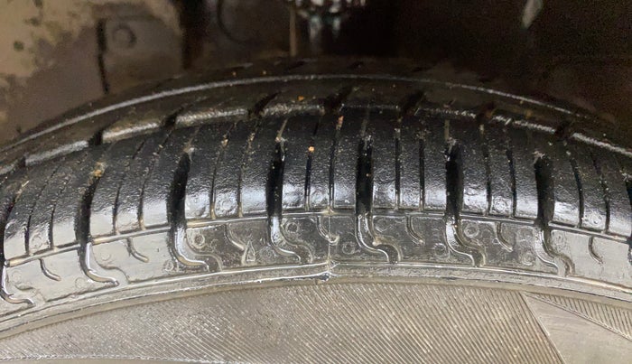 2017 Datsun Redi Go T (O), Petrol, Manual, 35,209 km, Left Front Tyre Tread