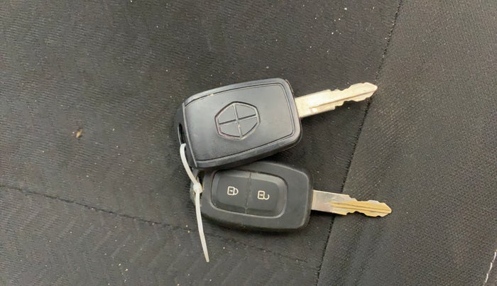 2017 Datsun Redi Go T (O), Petrol, Manual, 35,209 km, Key Close Up