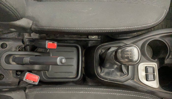 2017 Datsun Redi Go T (O), Petrol, Manual, 35,209 km, Gear Lever