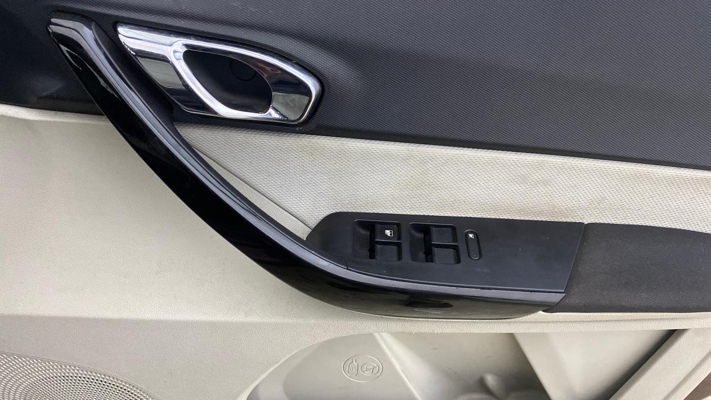 2022 Tata TIGOR XZ PLUS CNG, CNG, Manual, 37,191 km, Driver Side Door Panels Control