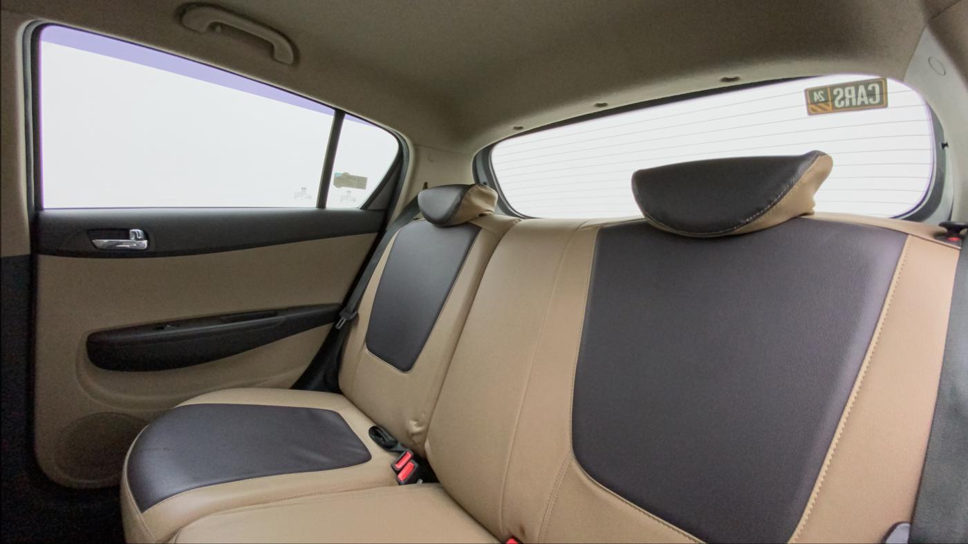 2014 Hyundai i20 SPORTZ 1.2, Petrol, Manual, 57,848 km, Right Side Rear Door Cabin