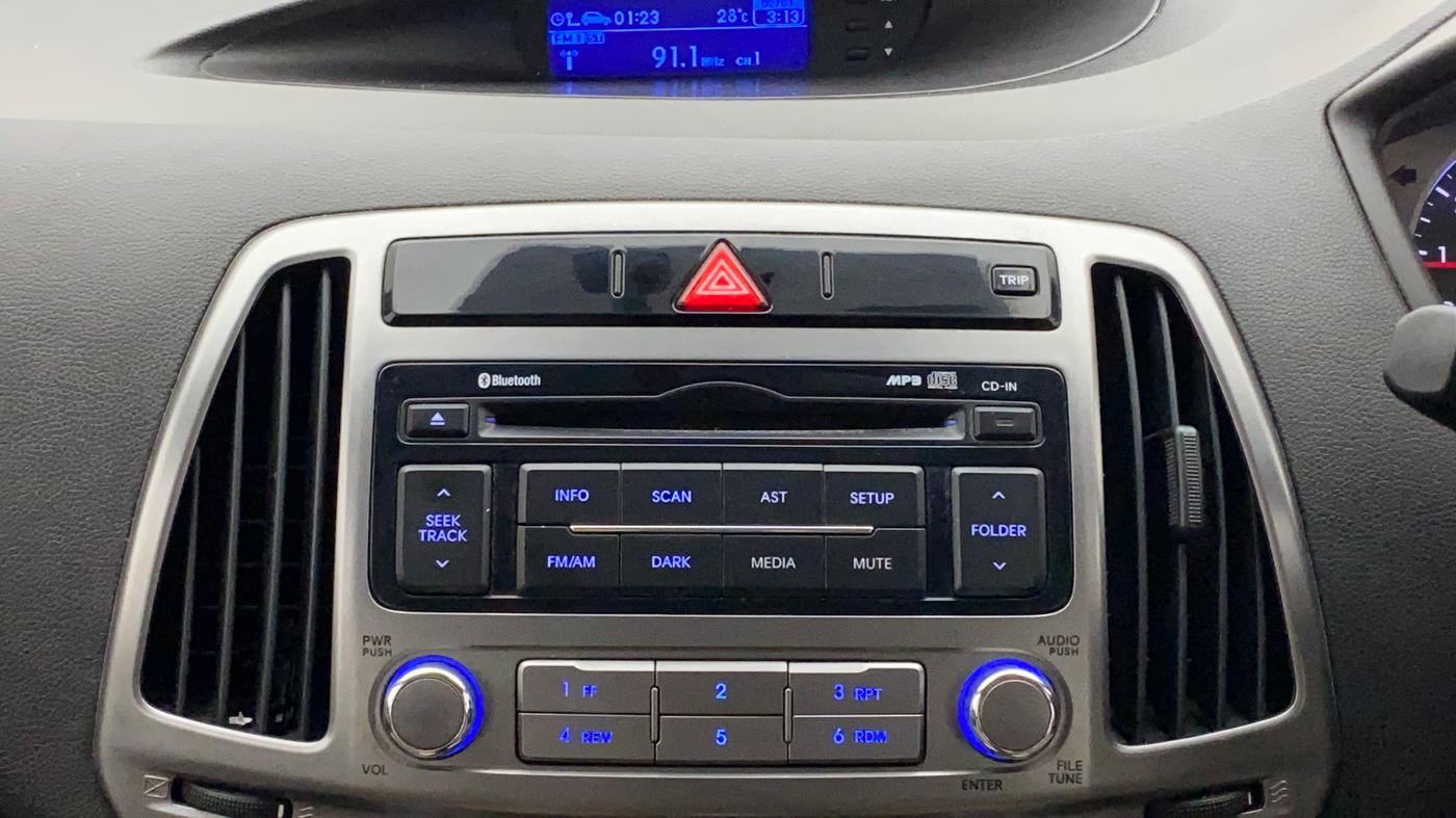 2014 Hyundai i20 SPORTZ 1.2, Petrol, Manual, 57,848 km, Infotainment System