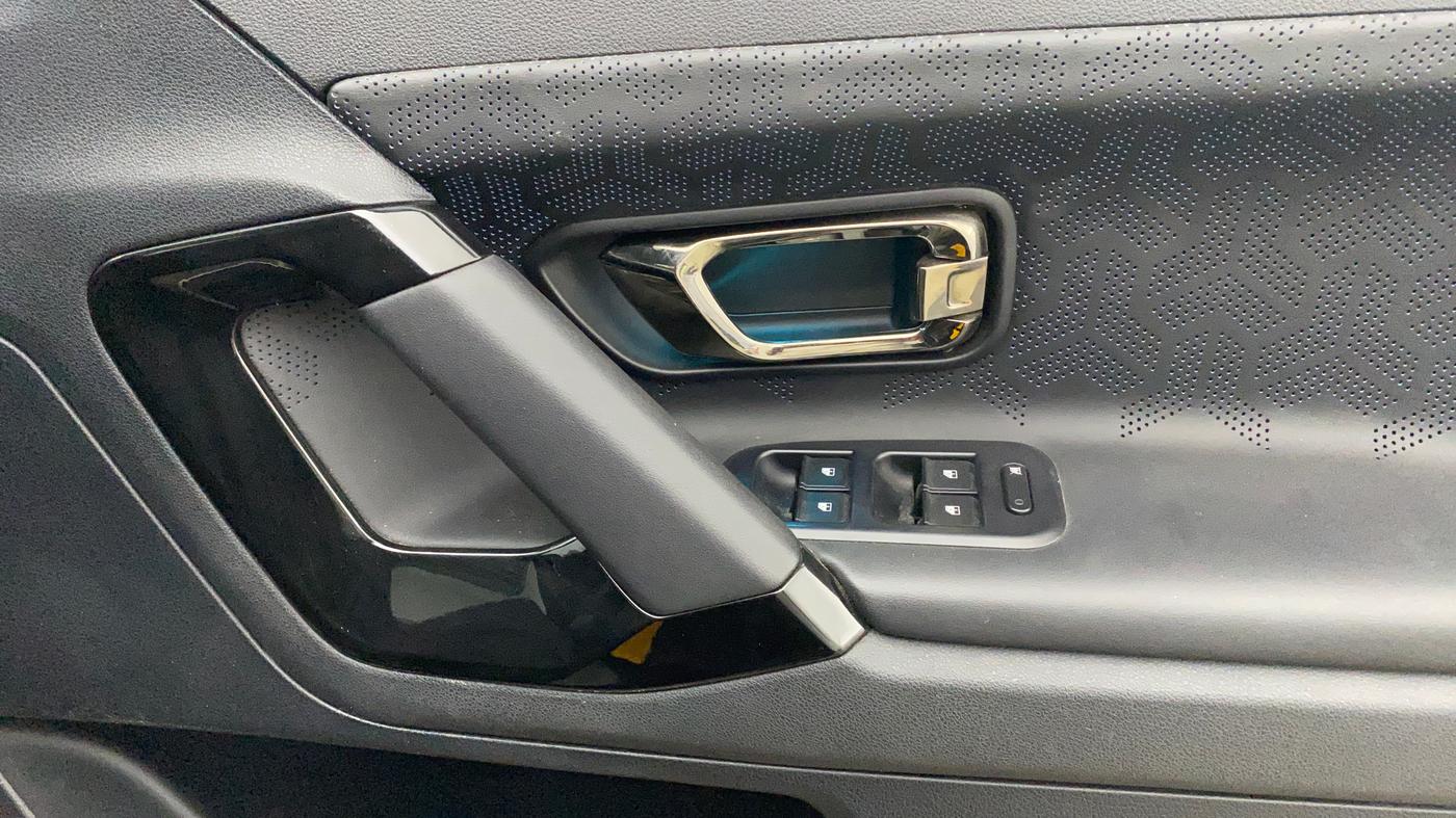 2023 Tata Safari XZA PLUS O DARK EDITION, Diesel, Automatic, 34,367 km, Driver Side Door Panels Control