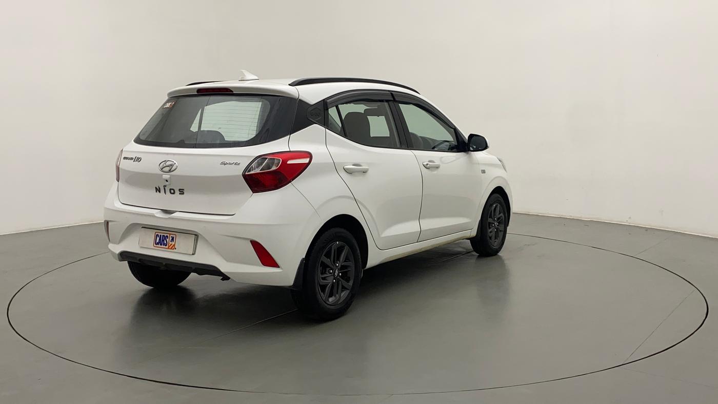 2020 Hyundai GRAND I10 NIOS SPORTZ AMT 1.2 KAPPA VTVT, Petrol, Automatic, 40,882 km, Right Back Diagonal