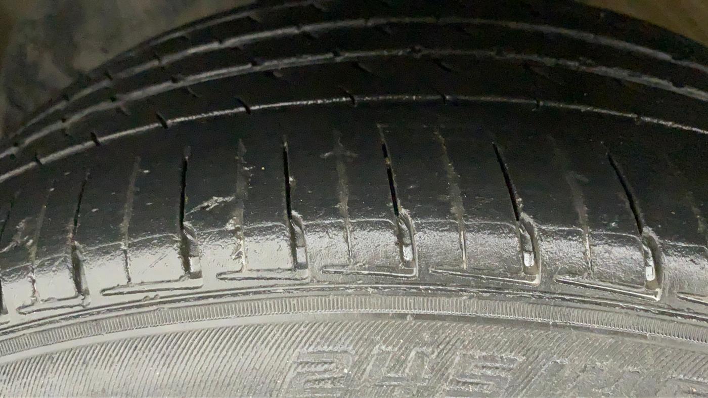 2020 MG HECTOR SHARP 1.5 DCT PETROL, Petrol, Automatic, 71,593 km, Left Front Tyre Tread