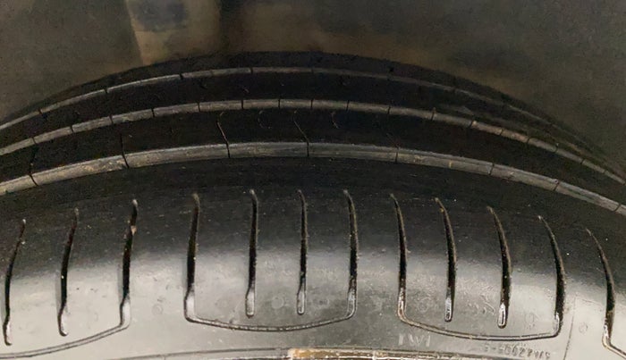 2013 Nissan Micra XV CVT, Petrol, Automatic, 1,21,311 km, Right Rear Tyre Tread