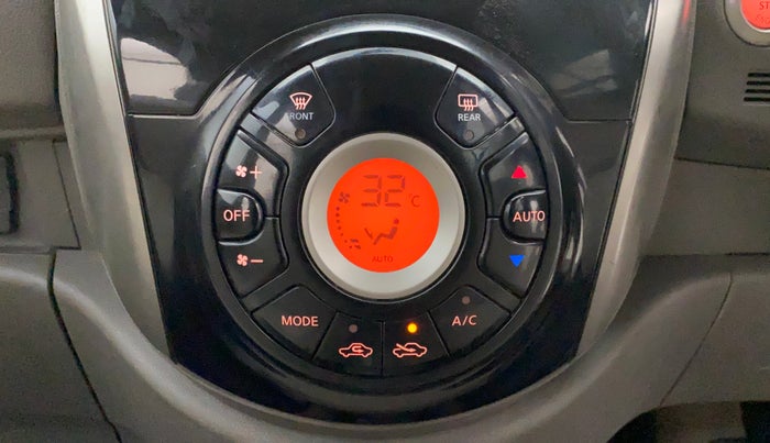 2013 Nissan Micra XV CVT, Petrol, Automatic, 1,21,311 km, Automatic Climate Control