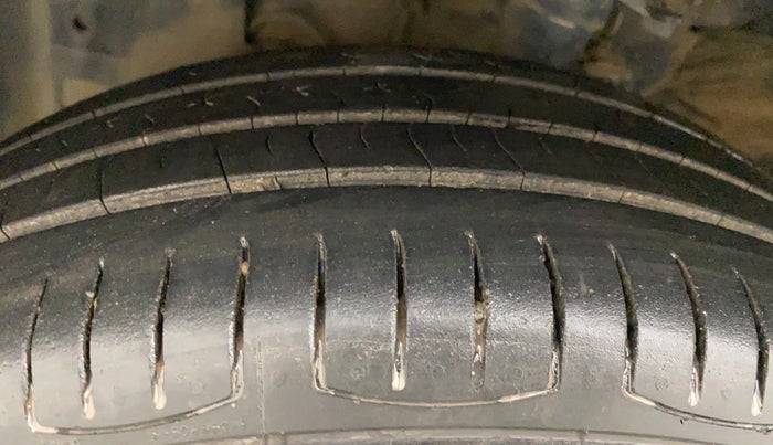 2013 Nissan Micra XV CVT, Petrol, Automatic, 1,21,311 km, Left Front Tyre Tread