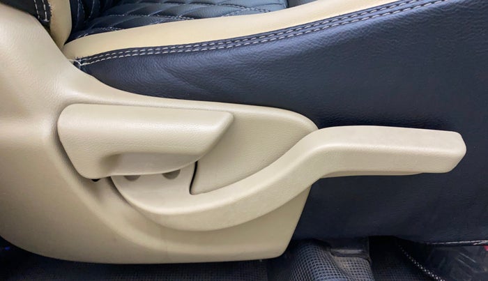 2016 Honda Brio S MT, Petrol, Manual, 79,289 km, Driver Side Adjustment Panel