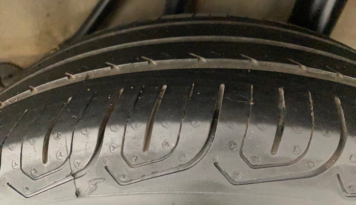 2016 Honda Brio S MT, Petrol, Manual, 79,289 km, Left Rear Tyre Tread