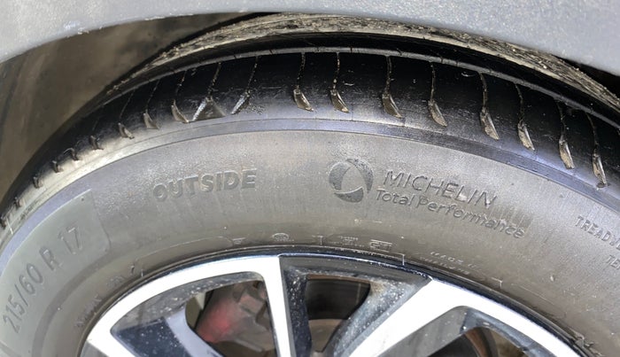 2022 MG ASTOR SAVVY 1.3 TURBO AT S RED, Petrol, Automatic, 36,926 km, Left Front Tyre Tread