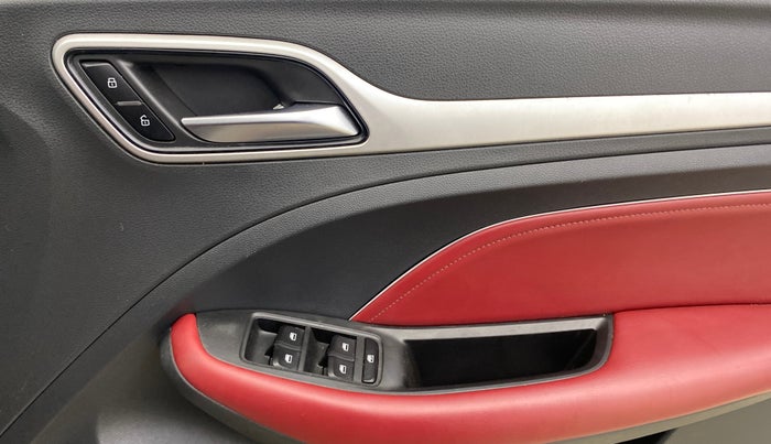 2022 MG ASTOR SAVVY 1.3 TURBO AT S RED, Petrol, Automatic, 36,926 km, Driver Side Door Panels Control