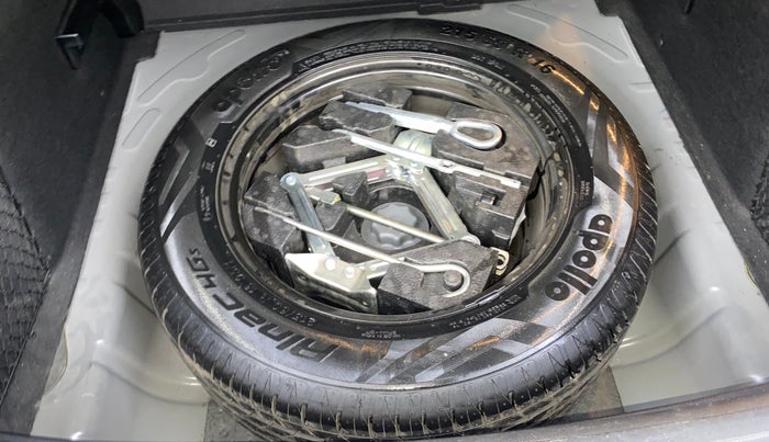 2022 MG ASTOR SAVVY 1.3 TURBO AT S RED, Petrol, Automatic, 36,926 km, Spare Tyre